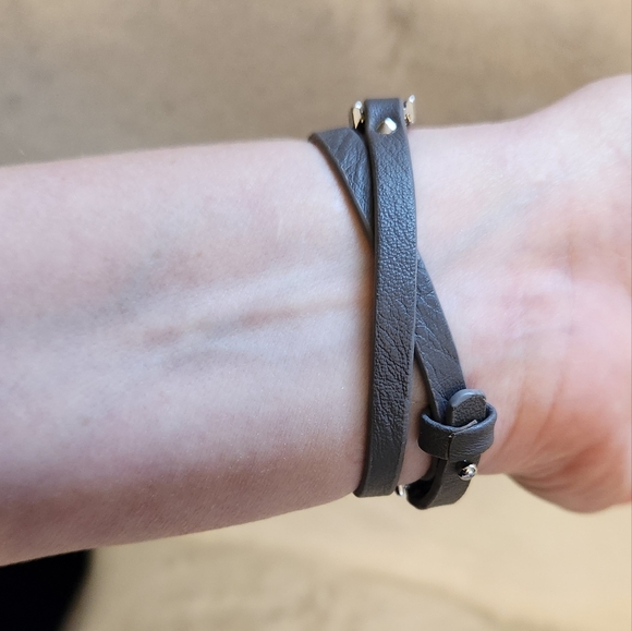 NWOT Lia Sophia Grey wrap bracelet - Picture 8 of 8